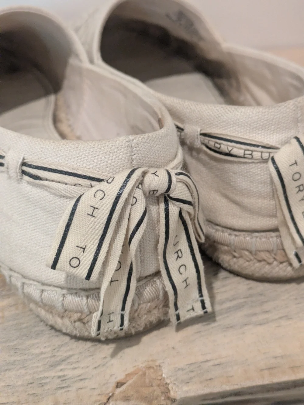 Tory Burch Tory Ribbon Espadrille Flats Beige Canvas Tie Front Size 9.5 Fits 9